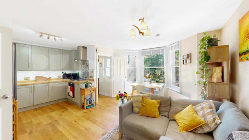 Bright Two-Bedroom Garden Flat in Tufnell Park Tufnell Park Road, Tufnell Park 
